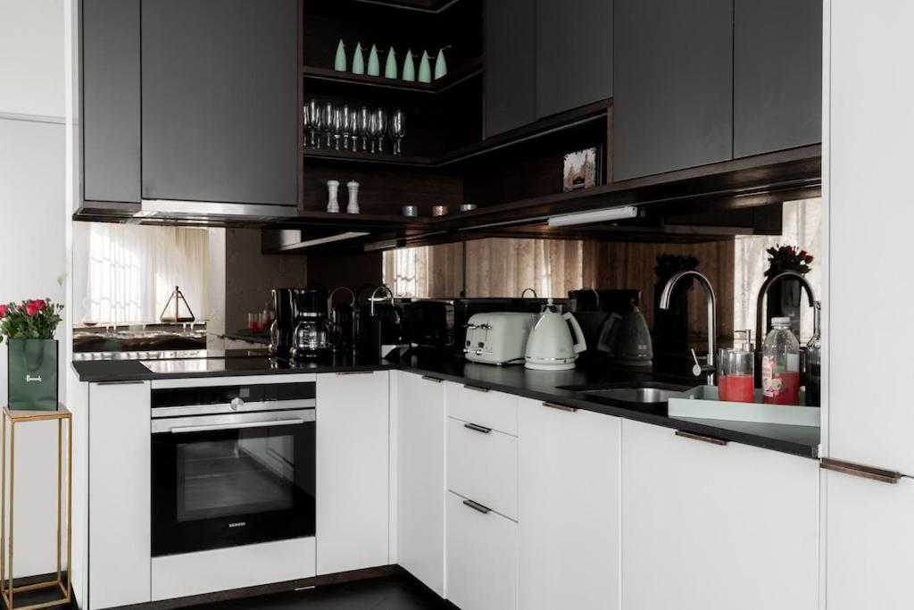 Shh! Oxford St Dream-Come-True Fam Design Hot Spot ลอนดอน ภายนอก รูปภาพ