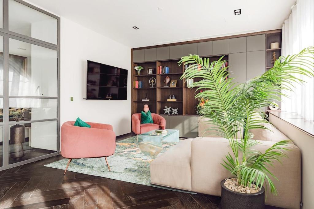 Shh! Oxford St Dream-Come-True Fam Design Hot Spot ลอนดอน ภายนอก รูปภาพ